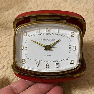 🖤PHINNY-WALKER💕vintage travel clock